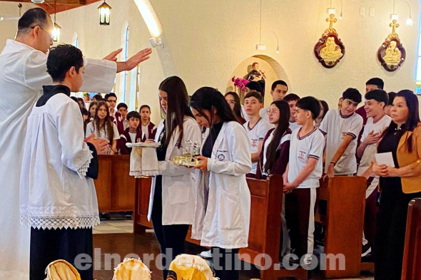 Pedro Juan Caballero tiene como Santa Patrona a Nuestra Señora del Perpetuo Socorro. La comunidad educativa de Nueva Universidad Sudamericana contribuyó a realizar las donaciones anuales. (Foto: Gacetilla de Prensa de Universidad Sudamericana).