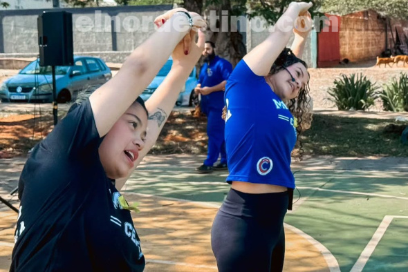 Estudiantes de UCP PJC realizaron jornada especial con clases de yoga y danza, promoviendo bienestar, relajación y movimiento