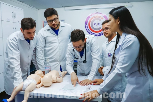 Graduados de Universidad Central del Paraguay en Pedro Juan garantizan revalidación de diploma en Examen Nacional de Brasil