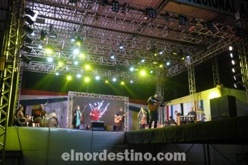 Se presentó el cantautor pedrojuanino Aldo Franco, que interpretó tres canciones durante el evento. (Foto: Diego Lozano).