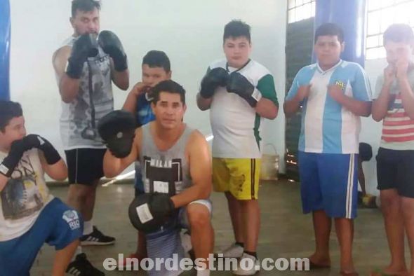 El ex campeón paraguayo categoría liviano Luís Candia tiene la primera escuela de boxeo en Pedro Juan Caballero, que funcionará nuevamente en breve en el predio de la ex Diben, según nos comentó el profesor. (Foto: Diego Lozano para Ideas del Norte Consultora Publicitaria).