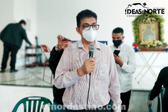 El licenciado Tomás Ocampo es el director de la Unidad de Salud Mental que actualmente funciona en el Puesto de Salud del barrio Obrero de Pedro Juan Caballero. Es una de las comunidades terapéuticas que colaboran con el trabajo de la Pastoral de la Sobriedad. (Foto: Diego Lozano para Ideas del Norte Consultora Publicitaria).