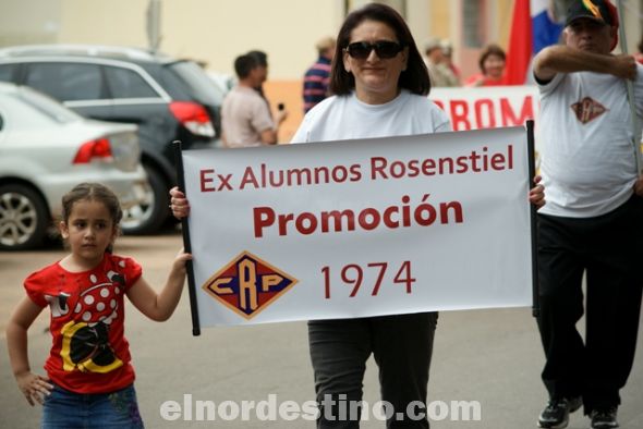 El Colegio Parroquial Rosenstiel estuvo representado por una gran cantidad de formaciones de las diversas promociones, recientes y no tanto,  a lo largo de su rica historia. Algunos de los participantes desfilaron con sus hijos y hasta con sus nietos. (Foto: Diego Lozano).