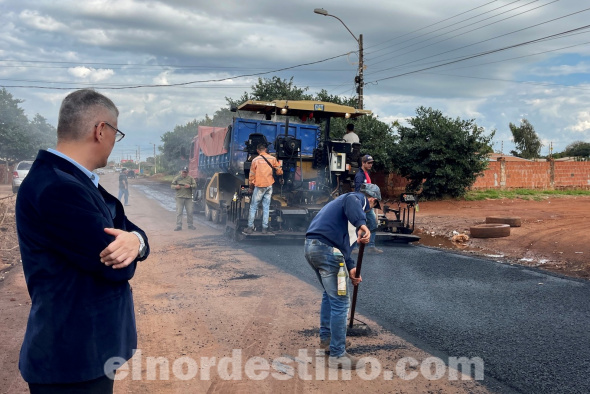 Varios sectores de la ciudad Pedro Juan Caballero están recibiendo mantenimiento de sectores anteriormente asfaltados. También se viene realizando nuevo trabajos de pavimentación y empedrado. (Foto: Municipalidad de Pedro Juan Caballero).