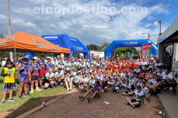 La organización de la maratón MUV PJC 5K estuvo a cargo de MUV Gym Fitness Club y la Municipalidad de Pedro Juan Caballero, a través del Departamento de Cultura. Participaron niños y adultos. (Foto: Municipalidad de Pedro Juan Caballero).