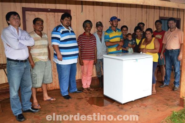 Gobernación de Amambay provee de freezer a escuela de Piray para mantenimiento de merienda escolar
