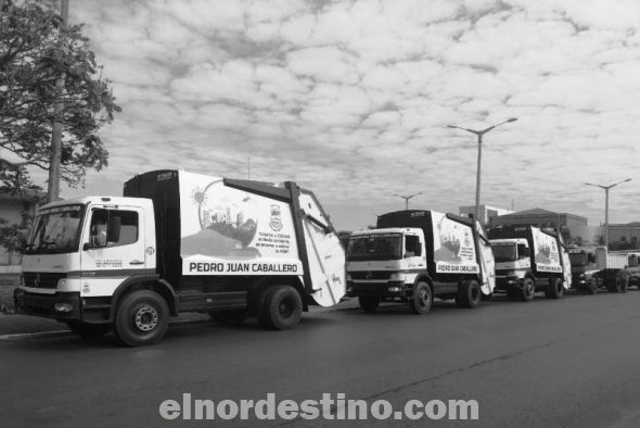 Municipalidad de Pedro Juan Caballero recibe cinco camiones para servicios a la comunidad adquiridos por licitación pública