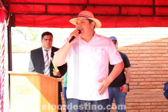 Para completar los servicios hacia la comunidad de Karapaí en este Día de Gobierno organizado por la Oficina Parlamentaria del diputado Juan Silvino “Juancho” Acosta, una gran cantidad de entidades públicas se hicieron presentes. (Foto: Gentileza).