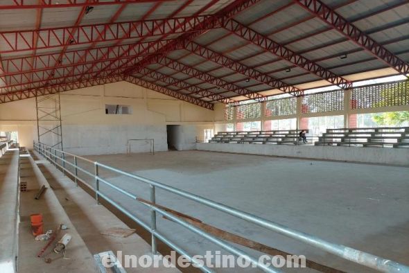 El Centro de Desarrollo Comunitario y Urbano “Pâi Tavyterâ” está ubicado en el populoso barrio General Genes de la capital de Amambay, siendo el acceso al mismo facilitado por la arteria principal que da nombre al sector de la ciudad completamente asfaltado. (Foto: Diego Lozano).