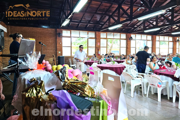 La actividad social tuvo lugar en la Casa de la Amistad del Rotary Club de Ponta Porã y Pedro Juan Caballero. Socios, familiares e invitados compartieron un almuerzo matizado con música en vivo y sorteo de regalos entre las damas presentes. (Foto: Diego Lozano para Ideas del Norte Consultora Publicitaria).