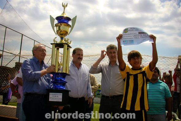 General Díaz es el nuevo Campeón de la División Juvenil de la LDA. Con jugadores muy jóvenes, entusiasmo y una estricta disciplina la entidad campeona fue ejemplo. (Foto: Diego Lozano).