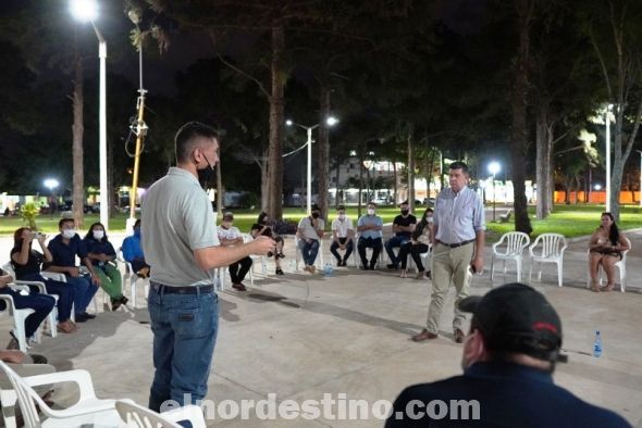 En la renovada y céntrica plaza Teniente Valdéz estuvieron presentes el ex senador Alfredo Luis Jaeggli Caballero, el gobernador de Amambay Ronald Acevedo, la concejala Zulma Ycassatti, la presidente de la JLRA distrital Verónica Sánchez, el vicepresidente de la JLRA distrital Alejandro Rojas, y un grupo de ciudadanos adherentes al PLRA, especialmente jóvenes. (Foto: JLRA Distrito de Pedro Juan Caballero).