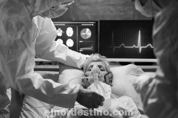 Las donaciones expresan de forma concreta la cercanía del Papa a los países golpeados por la pandemia de la Covid-19. Desde el inicio de la pandemia, Francisco ha enviado ambulancias y material sanitario a distintos países. (Foto: Télam).