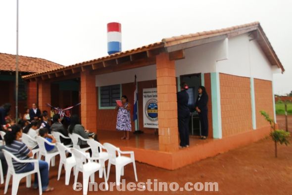 El gobernador de Amambay Ricardo Sánchez Peña inaugura un aula más durante su gestión al frente del ejecutivo departamental