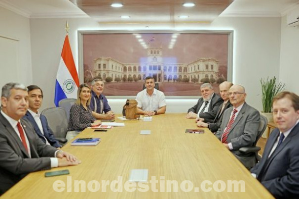 El titular del Ministerio de Educación y Ciencias Luís Ramírez insistió en que el objetivo es incorporar en el proceso educativo estrategias para el mejoramiento del aprendizaje y trabajar en el desarrollo del pensamiento en los estudiantes. (Foto: Ministerio de Educación y Ciencias).