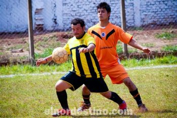 El delantero punta Cristian Achar fue una verdadera pesadilla para la defensa naranja. General Díaz y América jugaron un partido muy cerrado donde no se sacaron ventajas. (Foto: Diego Lozano).