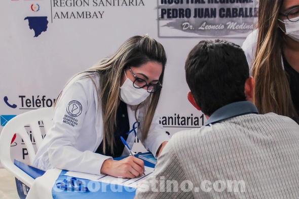 Durante la actividad con énfasis en los chequeos para la detección precoz del cáncer de próstata, los participantes demostraron su compromiso con la salud comunitaria y tener voluntad de contribuir a la promoción de una vida saludable. (Foto: Gacetilla de Prensa de Universidad Sudamericana).