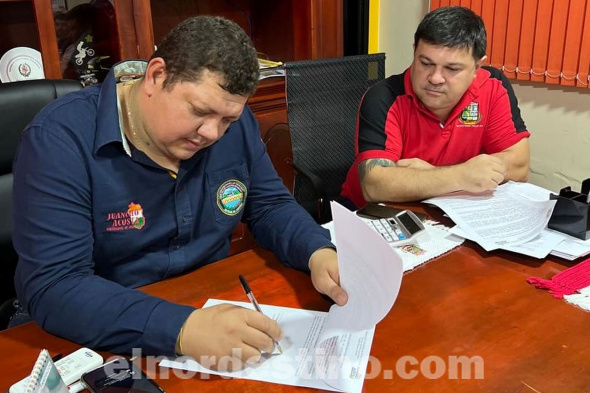 El gobernador de Amambay Juancho Acosta llegó con su comitiva al distrito de Capitán Bado para implementar el proyecto de “Siembra de Sésamo”. (Foto: Dirección de Comunicaciones de la Gobernación de Amambay).