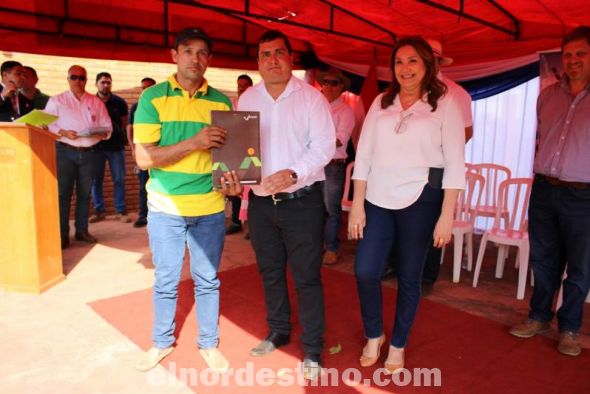 Para completar los servicios hacia la comunidad de Karapaí en este Día de Gobierno organizado por la Oficina Parlamentaria del diputado Juan Silvino “Juancho” Acosta, una gran cantidad de entidades públicas se hicieron presentes. (Foto: Gentileza).