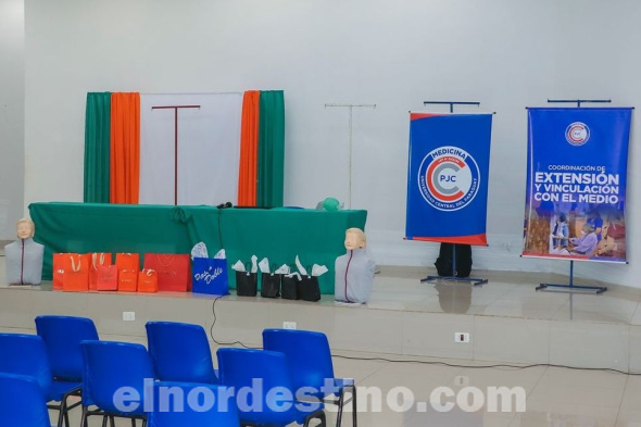 Noviembre Azul es una campaña mundial que se desarrolla también en Paraguay para concientizar sobre la importancia de la prevención y el diagnóstico temprano del cáncer de próstata. (Foto: Asesoría de Prensa de Universidad Central del Paraguay).