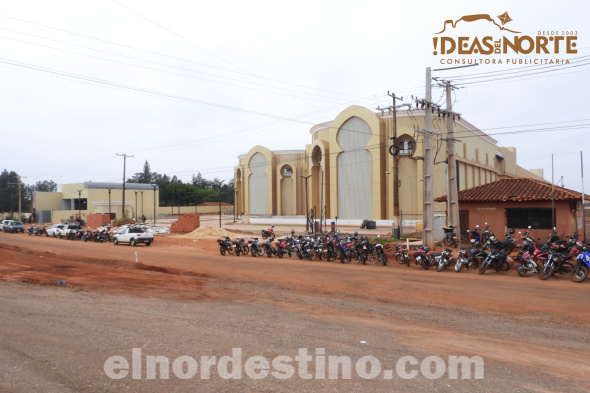 Vista de la colectora adyacente a Shopping Dubai, actualmente en construcción. Esta obra es realizada por el Ministerio de Obras Públicas y Comunicaciones usando maquinarias provistas a la Gobernación de Amambay. (Foto: Diego Lozano para Ideas del Norte Consultora Publicitaria).