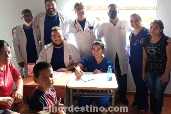 UCP en Acción: Colegio Nacional General Genes favorecido por el proyecto de extensión universitaria con atención médica básica