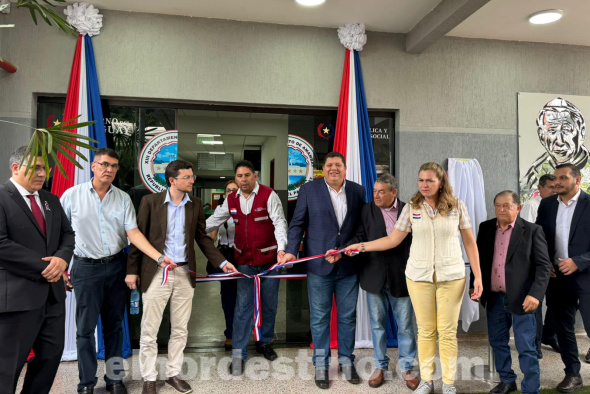 El gobernador de Amambay Juancho Acosta resaltó el compromiso del Gobierno Nacional con la salud del departamento y el apoyo de la Ministra de Salud María Teresa Barán para la rehabilitación del Centro de Especialidades Juan Pablo II. (Foto: Dirección de Comunicaciones de la Gobernación de Amambay).