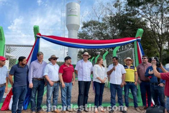 Para completar los servicios hacia la comunidad de Karapaí en este Día de Gobierno organizado por la Oficina Parlamentaria del diputado Juan Silvino “Juancho” Acosta, una gran cantidad de entidades públicas se hicieron presentes. (Foto: Gentileza).
