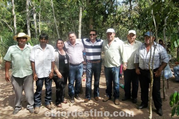 El Gobernador de Amambay Pedro González inauguró un nuevo tramo de tendido eléctrico para la colonia Santa Ana del Apa