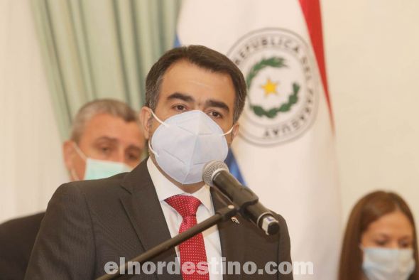 El ministro de Hacienda Óscar Llamosas apuntó que un indicador auspicioso para el Ministerio de Hacienda es el compromiso de retomar los números del área fiscal más sostenibles. (Foto: Revista Plus).