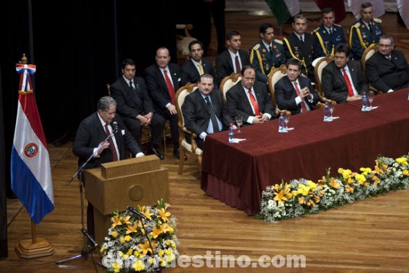 El titular del TSJE, Alberto Ramírez Zambonini, deseó éxitos a los 17  gobernadores y afirmó que todos tendrán un trato igualitario de parte del presidente Horacio Cartes. (Foto: Diego Lozano, enviado especial).