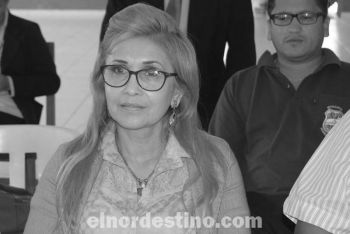 En representación del gobernador Pedro González estuvo la secretaria de Educación magister Licenciada Zully Arce. (Foto: Dirección de Comunicaciones de la Gobernación de Amambay).