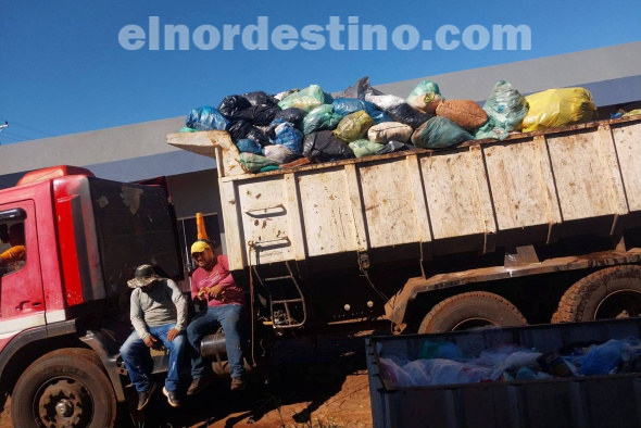 Estaría bueno que la población no arrojar residuos en lugares no permitidos. Los desechos domésticos deberían ir en bolsas cerradas y depositarse en los puntos establecidos hasta la visita del recolector. (Foto: Municipalidad de Pedro Juan Caballero).