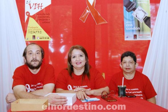 En el Hospital Regional de Pedro Juan Caballero encabeza el Equipo de Atención Integral del VIH/SIDA de la XIII Región Sanitaria junto a la Dra. Ana Delia Cartamán. (Foto: Diego Lozano para Ideas del Norte Consultora Publicitaria).