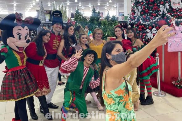 Papá Noel está presente todos los días a partir del mediodía, para que los visitantes pueden fotografiarse con Santa Claus en el hall de recepción, donde se colocó un árbol de Navidad de grandes dimensiones y un trineo alusivo. (Foto: Gacetilla de Prensa de Planet Outlet).