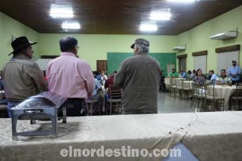 Autoridades de la Asociación Rural del Paraguay Regional Amambay homenajearon a la Policía Nacional con una cena show. (Foto: Diego Lozano).