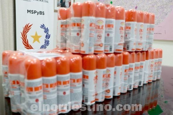 La Federación de Cooperativas del Paraguay tiene una larga historia de cooperación en la lucha contra el Dengue. El repelente de insectos será destinado al uso de los equipos del SENEPA que realizan intervenciones en las comunidades. (Foto: Ministerio de Salud Pública y Bienestar Social).