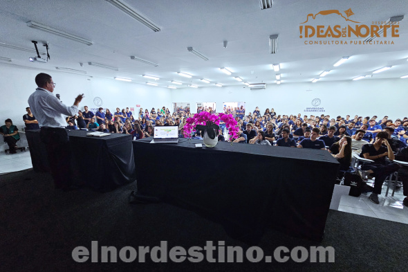La capacitación se realizó en el Salón Auditorio que posee Universidad Sudamericana en la sede de Pedro Juan Caballero. Debido a la gran cantidad de alumnos de la Carrera de Medicina interesados en participar, la charla se tuvo que desarrollar en tres tandas. (Foto: Diego Lozano para Ideas del Norte Consultora Publicitaria).
