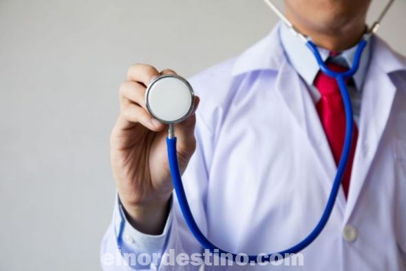 Como cualquier otra persona que se siente a gusto con su profesión, al médico le gusta lo que hace y cómo lo hace, de tal forma que antes que represente una dificultad, es un modo de vivir. (Foto: Asturias Fútbol).