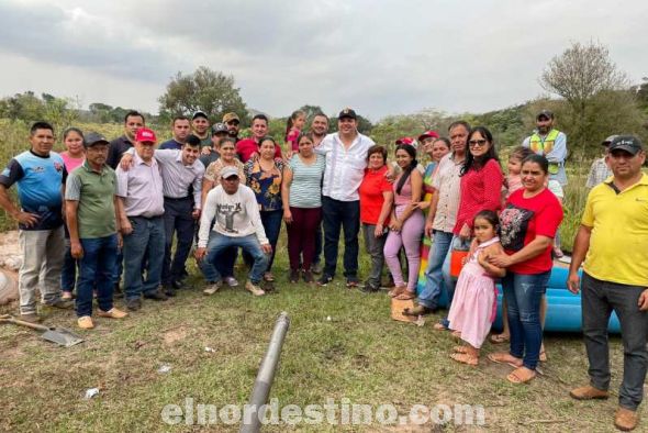 El diputado Juancho Acosta contribuye constantemente al desarrollo social de Amambay con el apoyo a obras, la provisión de insumos y auxilio a la población. (Foto: Facebook Juancho Acosta).