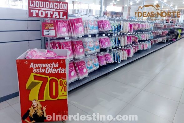 Planet Outlet seguirá siendo una muy buena elección a la hora de pasear y hacer compras. Con amplio estacionamiento, seguridad, y un enorme patio de comidas climatizado, locales y turistas eligen todo el año visitar el primer outlet de Paraguay. (Foto: Diego Lozano para Ideas del Norte Consultora Publicitaria).