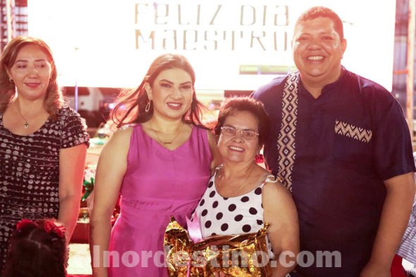 A Cancha Llena: Docentes del Departamento de Amambay fueron homenajeados en su Día por el gobernador Juancho Acosta