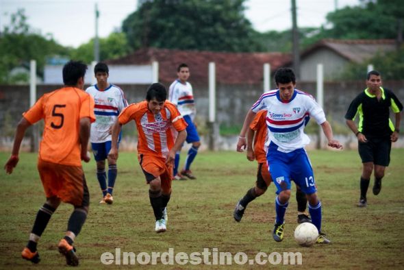 El cuadro pedrojuanino merecía irse al descanso con una victoria. Ya en la segunda etapa Amambay encontró mayor fluidez en la generación de juego con el aporte del recién ingresado Miguel Insaurralde. Y fue precisamente mediante una jugada individual suya que vino el primer gol de “la Tricolor” y del encuentro. (Foto: Diego Lozano).