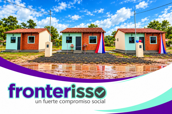 El jefe departamental, Juancho Acosta, valoró las gestiones realizadas para posibilitar el acceso a un hogar digno a pobladores amambayenses de sectores vulnerables. A nivel nacional, el gobierno central ya registra más de 34.000 viviendas entregadas en diversos puntos del país. (Foto: Gobernación de Amambay).   