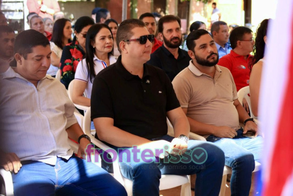 Joven y dinámico, el gobernador de Amambay abogado Juan Silvino Acosta Benítez es sin dudas una de las figuras políticas con más aparición pública en actos, divulgación en redes sociales y autobombo. (Foto: Dirección de Comunicaciones de la Gobernación de Amambay). 