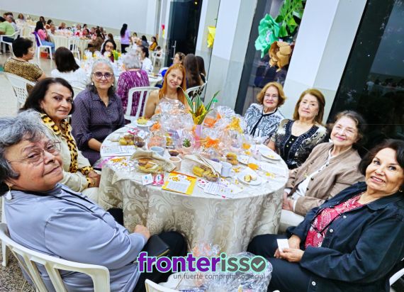 El trabajo que ofrecen los integrantes de la “Asociación de Artesanos sin Frontera” sirven para casamientos, regalos, decoración del hogar, y especialmente para recuerdos de turistas y visitantes.
