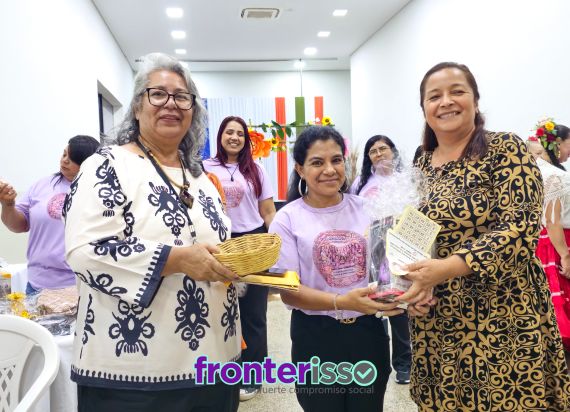 Los invitados y participantes fueron en su mayoría mujeres. La conducción estuvo a cargo del popular presentador Francisco “Kiko” Mendoza, que se encargó a su vez de anunciar los números que iban saliendo.
