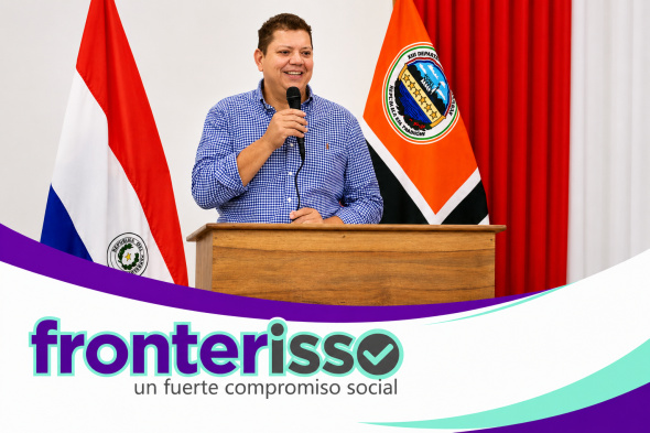 El gobernador Juan Silvino Acosta Benítez reafirmó su compromiso con la capacitación permanente como una herramienta fundamental para fortalecer la gestión y brindar respuestas más eficientes a las necesidades de la ciudadanía. (Foto: Gobernación de Amambay).